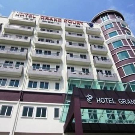 Grand Court Hotel Телук-Интан Экстерьер фото